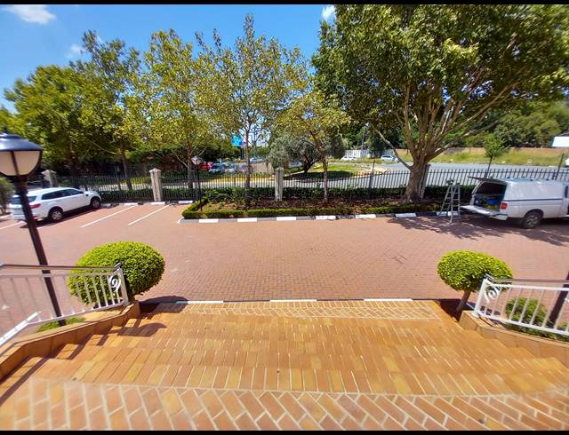 2,415M² OFFICE TO LET IN BRYANSTON